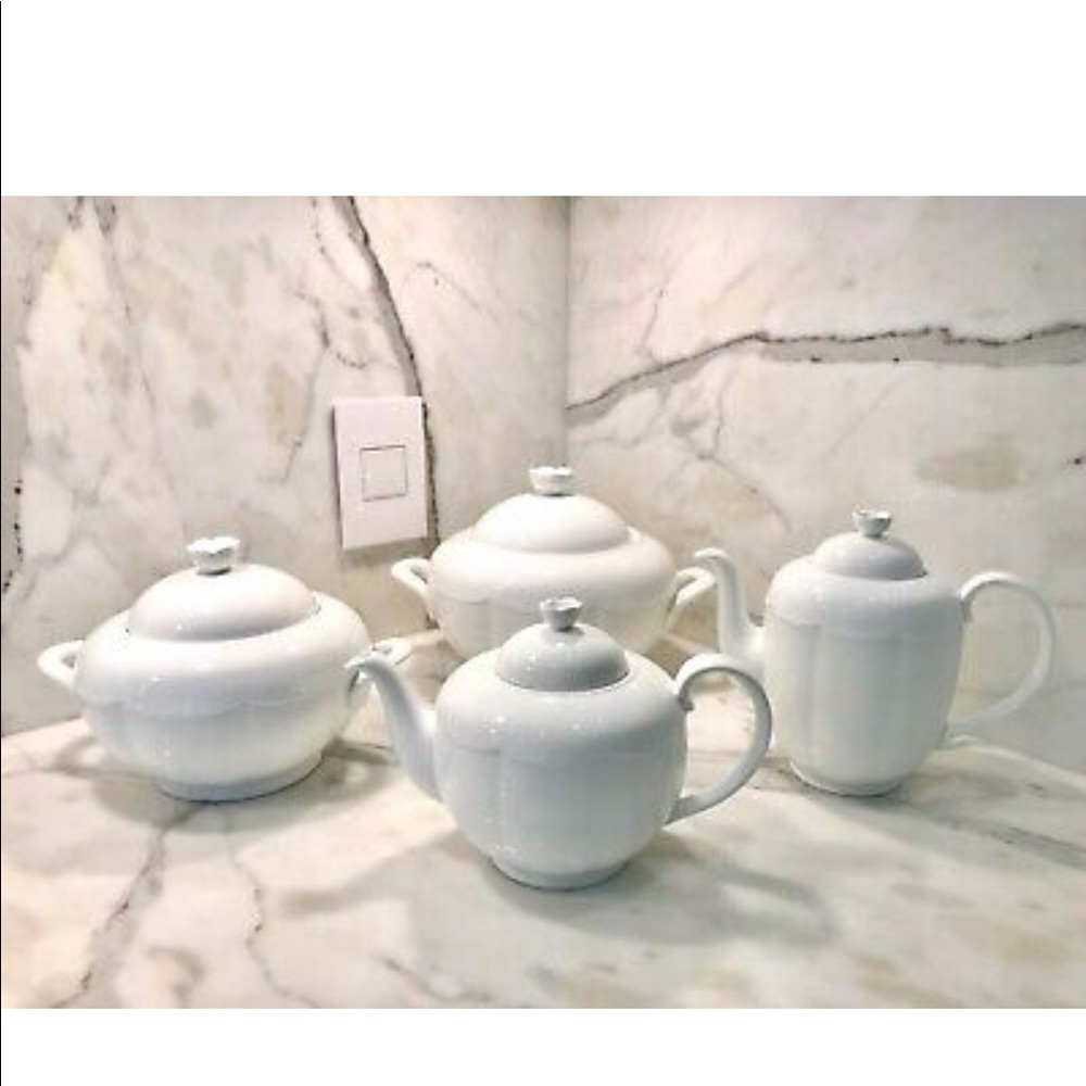 VILLEROY & BOCH DAMASCO WEISS WHITE BONE CHINA SET